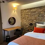 Rose Bed & Breakfast 3*