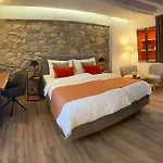 Rose Bed & Breakfast 3*