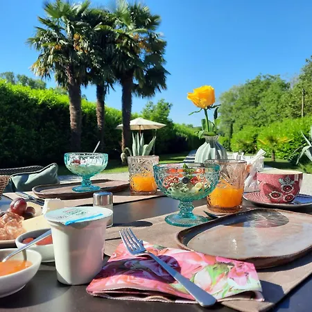 B&B Rose 시비달레델프리울리