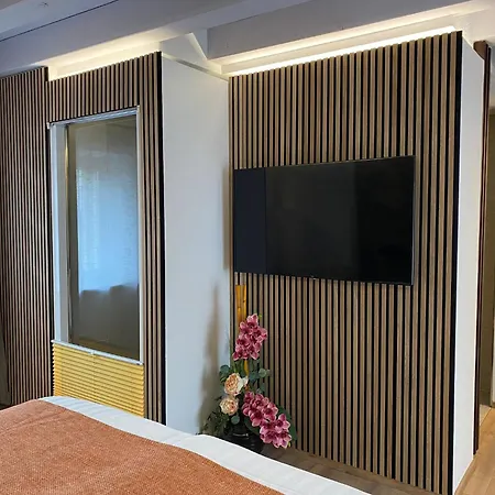 Rose Oda ve Kahvaltı 4*