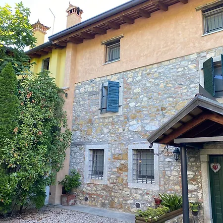 Rose Oda ve Kahvaltı 4*