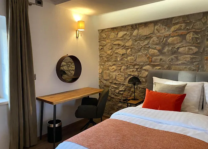 Rose Bed & Breakfast 4*